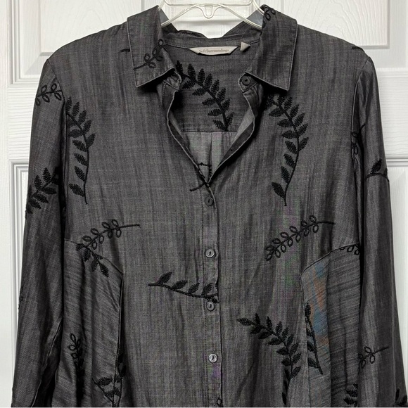 Soft Surroundings Embroidered Papyrus Leaf Black Chambray Button Front Top XS - Picture 3 of 5